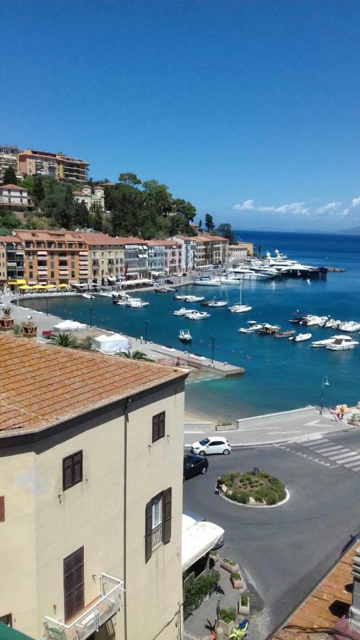 La Casetta In Piazza Porto Santo Stefano  Exteriör bild